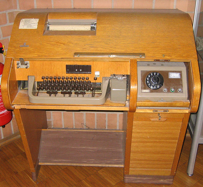 Telex in meubel met draaischijf kiezer